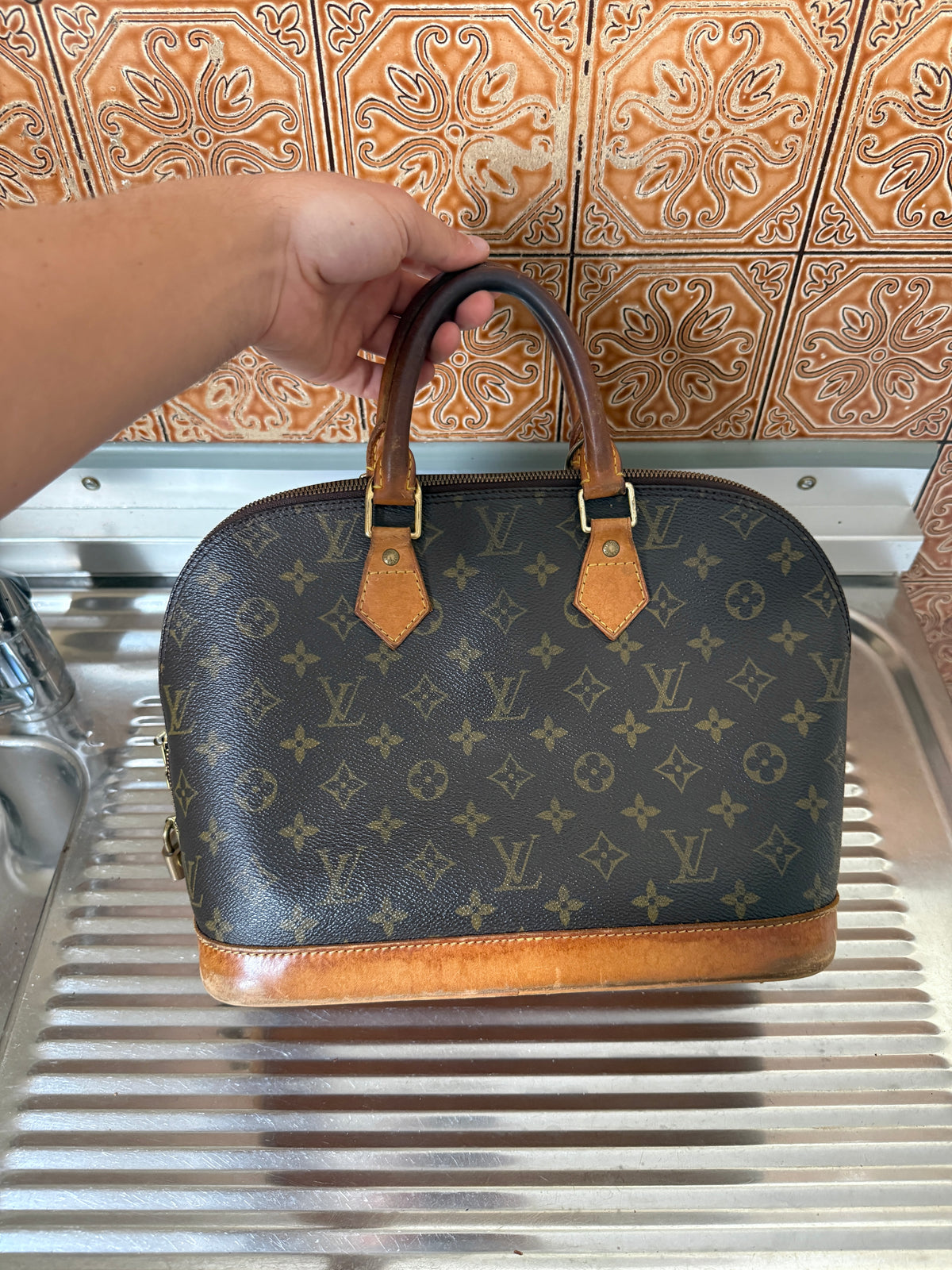 Vintage 1997 Louis Vuitton Alma Bag (BA1907)
