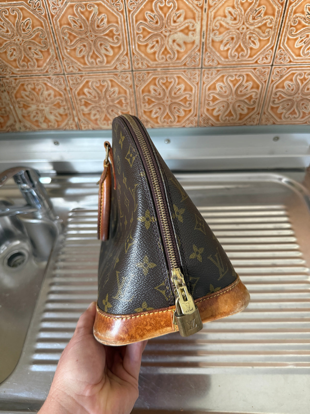 Vintage 1997 Louis Vuitton Alma Bag (BA1907)