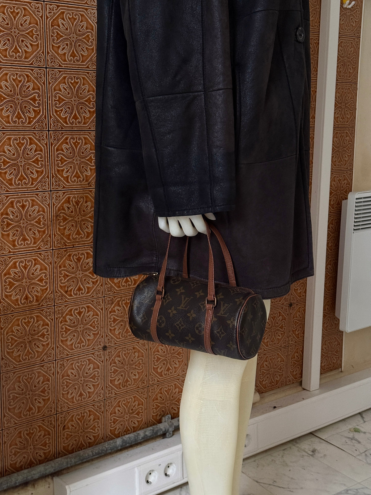Vintage 1986 Louis Vuitton Papillon 26 Bag (862TH)